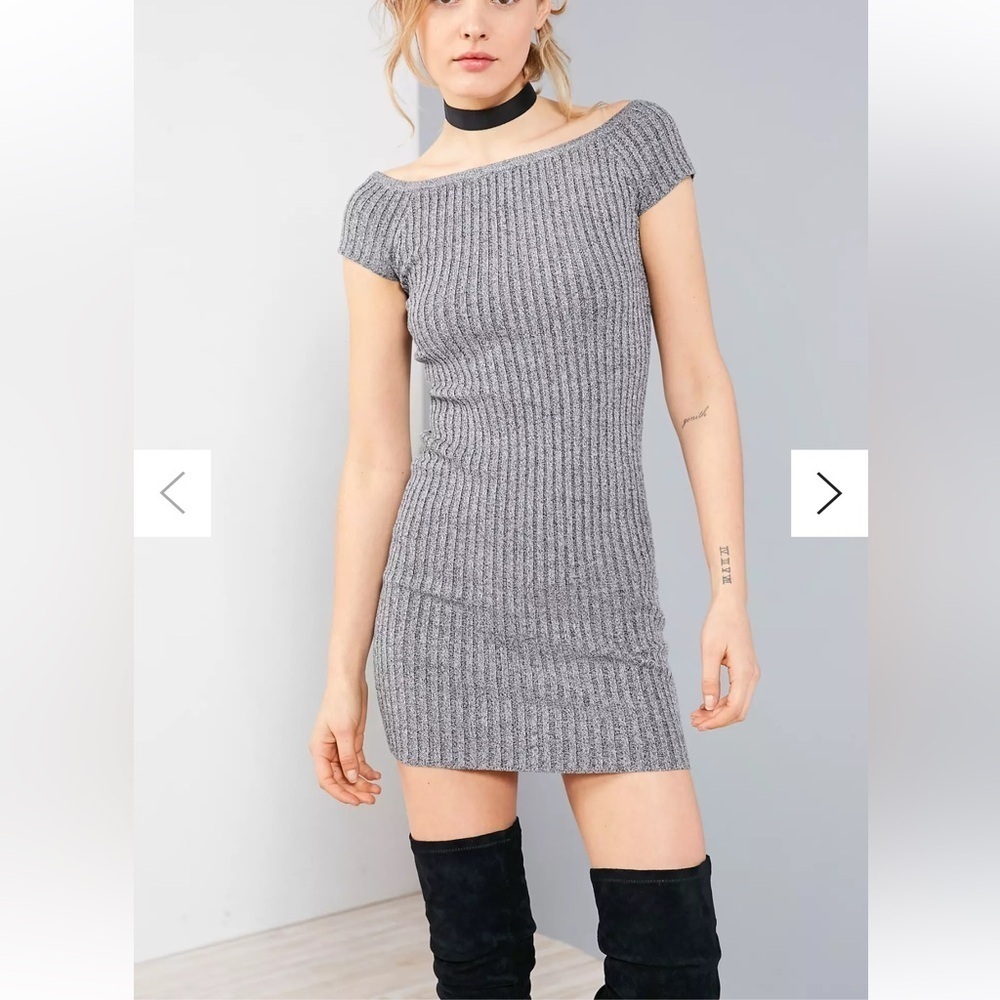 NWT Silence + Noise Ribbed Off-The-Shoulder Bodycon Mini Dress grey small